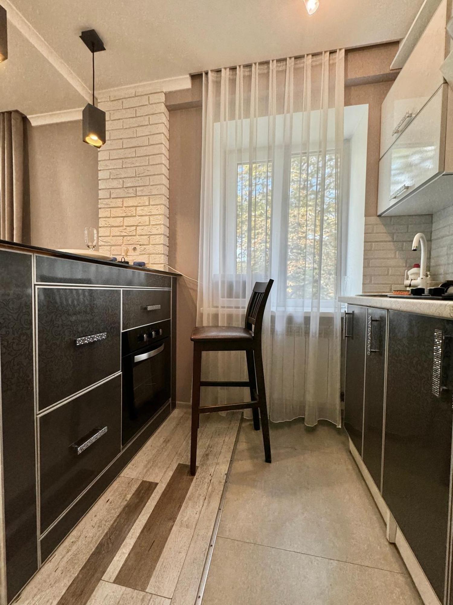Apartpoltava: Luxury Studio with Corner Bath and Panoramic Balcony Exterior photo