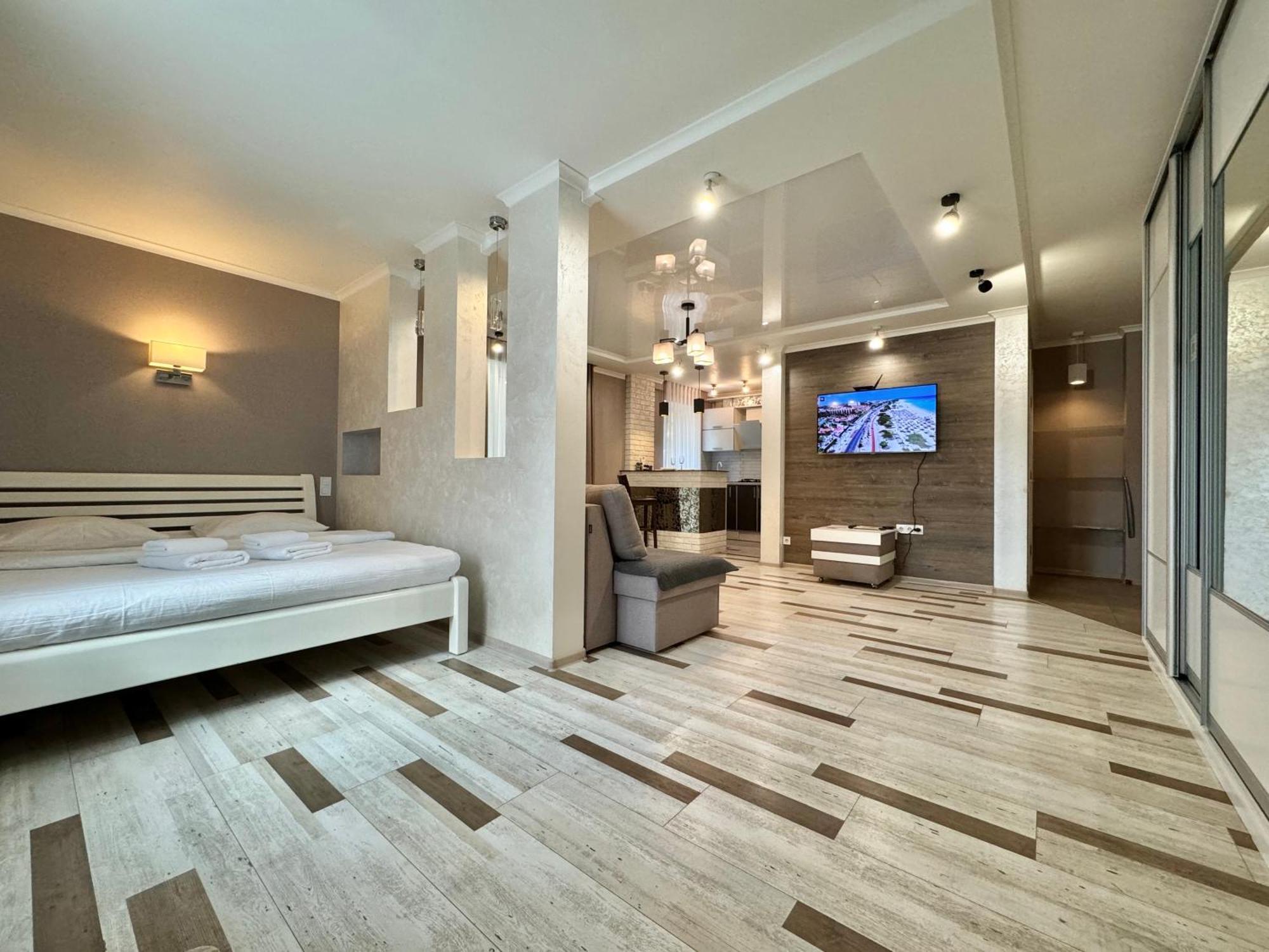 Apartpoltava: Luxury Studio with Corner Bath and Panoramic Balcony Exterior photo